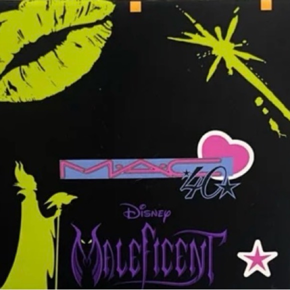 MAC Disney Maleficent She Who Dares Eyeshadow- NEW IN BOX- Limited Edition - Picture 1 of 5